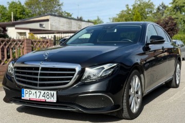 1WŁ Salon PL FV23% 4Matic Kamera CarPlay AndroidAuto Skóra Wentyle